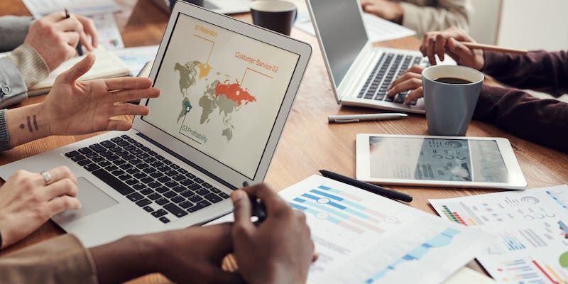 pexels-fauxels-3183127